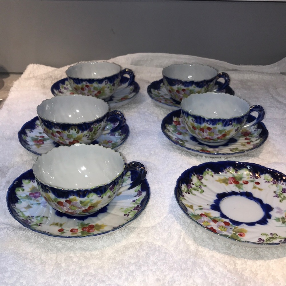 Cobalt and gold antique cups and saucers Japanese porcelain very rare very old